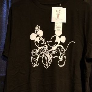 Uniqlo Disney shirt